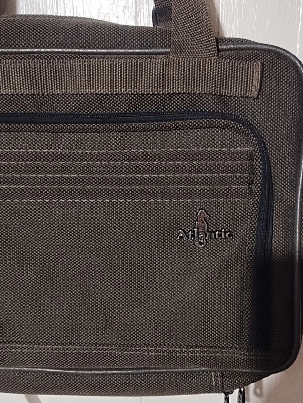 Vintage Men's Shoulder Bag in Dark Olive Green Or Black Classic Carry Case VGC.